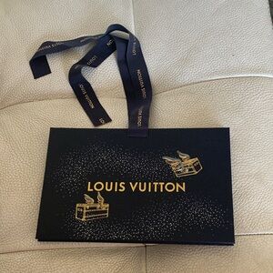Louis Vuitton 2025 holiday shopping bag